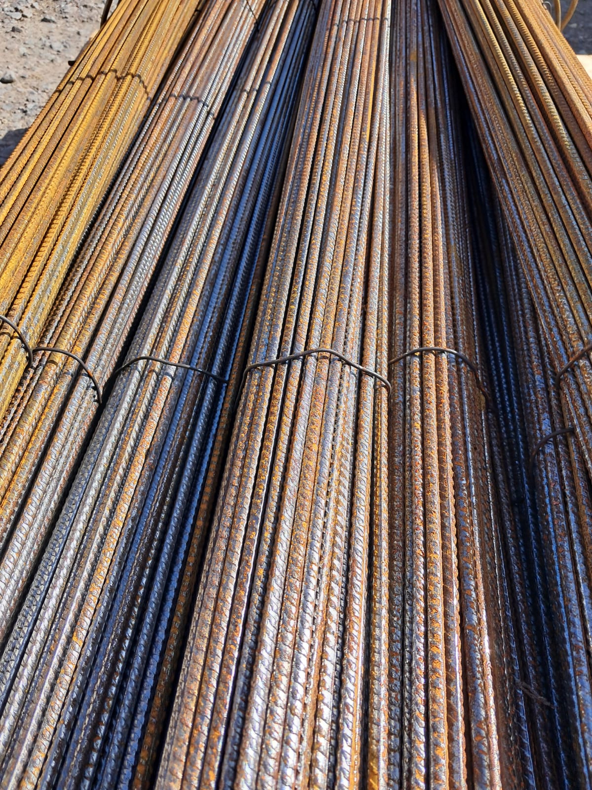 1.2m Vineyard Stakes, Ungalvanised Metal Tutor Rods